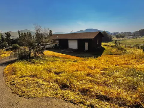 Exterior - 30723 Hamilton Dr, Exeter, CA 93221 photo 7 of 16
