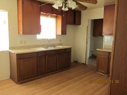 533 W Compton Ave #1, Pixley, CA 93256 photo 4
