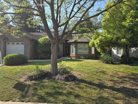 3927 E Center St, Visalia, CA 93291