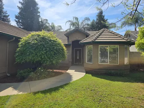 3927 E Center St, Visalia, CA 93291