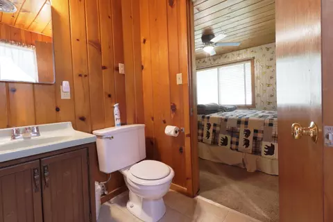 Bath - 1771 James Dr, Springville, CA 93265 photo 2 of 2