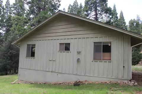 Exterior - 1771 James Dr, Springville, CA 93265 photo 10 of 15