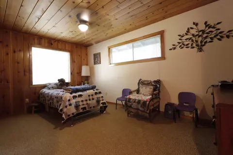 Bedroom - 1771 James Dr, Springville, CA 93265 photo 2 of 3
