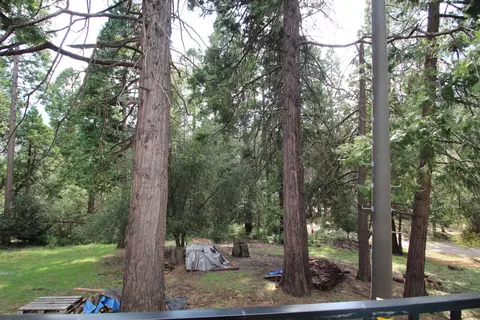 Exterior - 1771 James Dr, Springville, CA 93265 photo 4 of 15