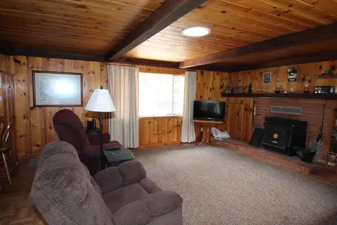 Living - 1771 James Dr, Springville, CA 93265 photo 2 of 5