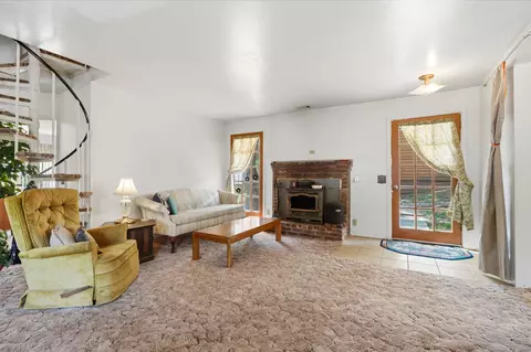Living - 697 Loop Dr, Springville, CA 93265 photo 3 of 4