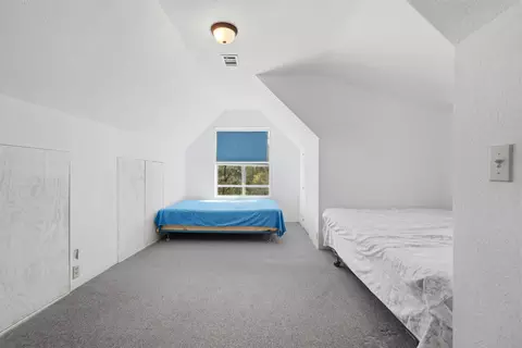 Bedroom - 697 Loop Dr, Springville, CA 93265 photo 4 of 8