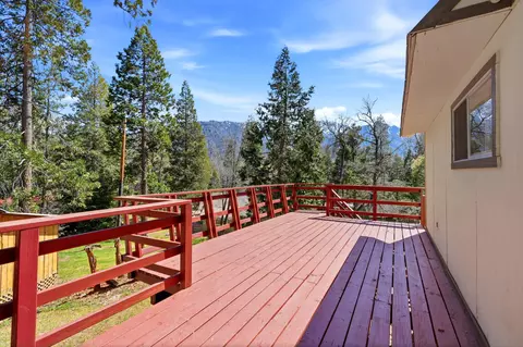 Exterior - 697 Loop Dr, Springville, CA 93265 photo 7 of 14
