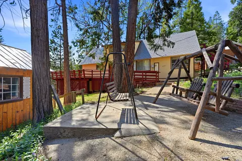 Exterior - 697 Loop Dr, Springville, CA 93265 photo 13 of 14