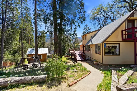 Exterior - 697 Loop Dr, Springville, CA 93265 photo 2 of 14
