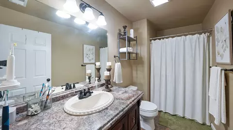 Bath - 2419 E Vassar Ave, Visalia, CA 93292 photo 2 of 2