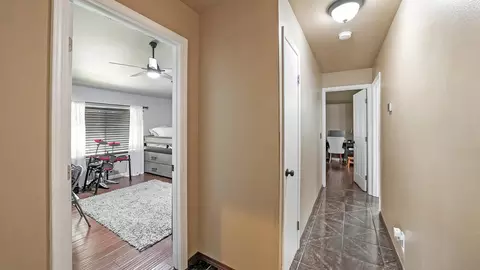 Entry Way - 2419 E Vassar Ave, Visalia, CA 93292 photo 2 of 2