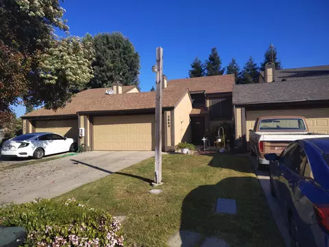 2064 E Harold Ave, Visalia, CA 93292