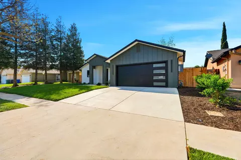 Exterior - 1370 Meadow Ave, Exeter, CA 93221 photo 3 of 10