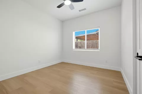 Bedroom - 1370 Meadow Ave, Exeter, CA 93221 photo 7 of 13