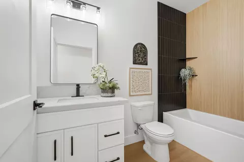 Bath - 1370 Meadow Ave, Exeter, CA 93221 photo 1 of 5