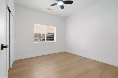 Bedroom - 1370 Meadow Ave, Exeter, CA 93221 photo 5 of 13