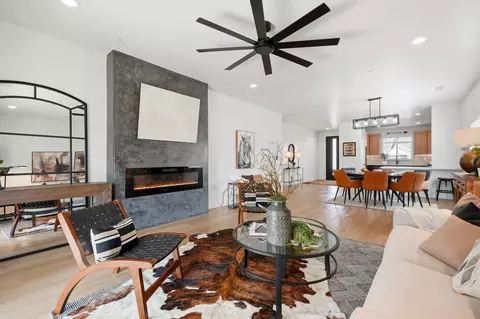 Living - 1370 Meadow Ave, Exeter, CA 93221 photo 3 of 5