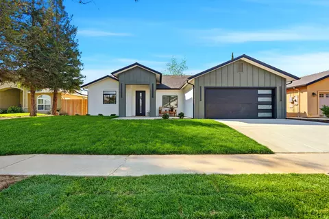 Exterior - 1370 Meadow Ave, Exeter, CA 93221 photo 2 of 10