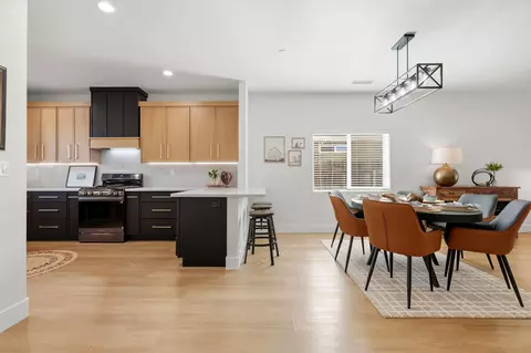 Dining - 1370 Meadow Ave, Exeter, CA 93221 photo 1 of 5