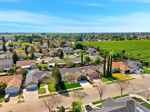 View/Area - 1370 Meadow Ave, Exeter, CA 93221 photo 4 of 9