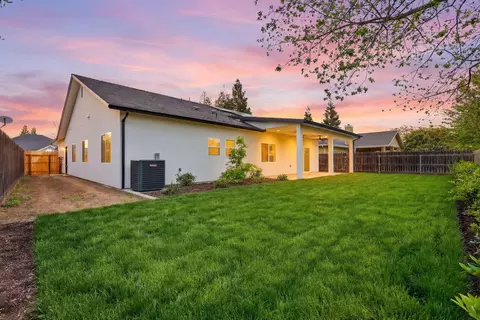 Exterior - 1370 Meadow Ave, Exeter, CA 93221 photo 10 of 10