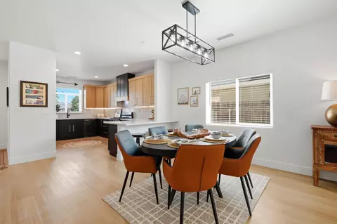 Dining - 1370 Meadow Ave, Exeter, CA 93221 photo 3 of 5