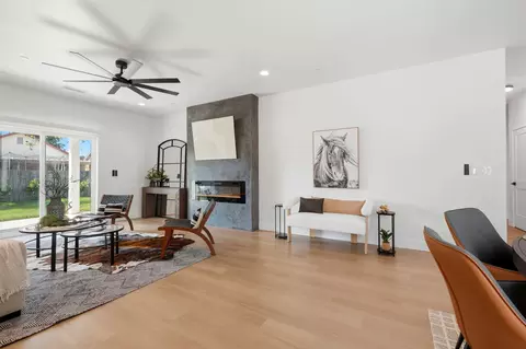 Living - 1370 Meadow Ave, Exeter, CA 93221 photo 5 of 5