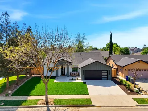 1370 Meadow Ave, Exeter, CA 93221