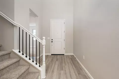 Entry Way - 744 S Apple St, Dinuba, CA 93618 photo 1 of 5