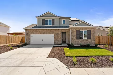 744 S Apple St, Dinuba, CA 93618