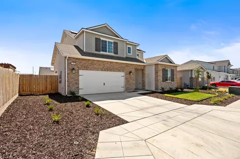 Exterior - 744 S Apple St, Dinuba, CA 93618 photo 3 of 11