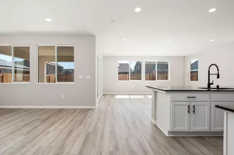 Living - 744 S Apple St, Dinuba, CA 93618 photo 1 of 11