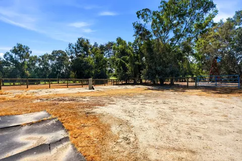 Exterior - 31153 Palm Dr, Exeter, CA 93221 photo 20 of 21