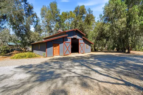 Exterior - 31153 Palm Dr, Exeter, CA 93221 photo 14 of 21
