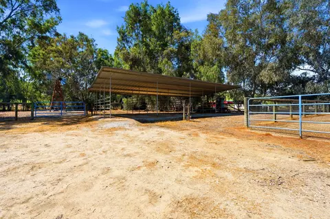 Exterior - 31153 Palm Dr, Exeter, CA 93221 photo 19 of 21