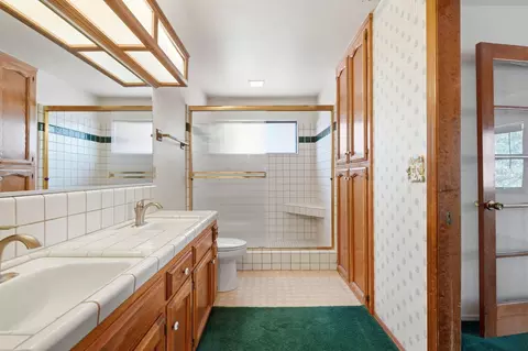Bath - 31153 Palm Dr, Exeter, CA 93221 photo 4 of 7