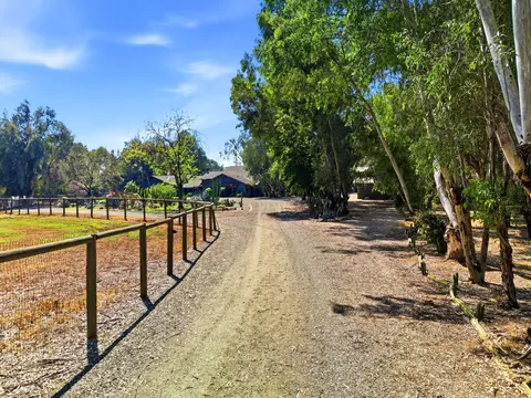 Exterior - 31153 Palm Dr, Exeter, CA 93221 photo 6 of 21