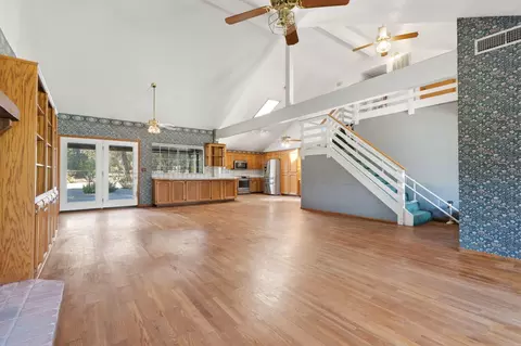 Living - 31153 Palm Dr, Exeter, CA 93221 photo 4 of 15