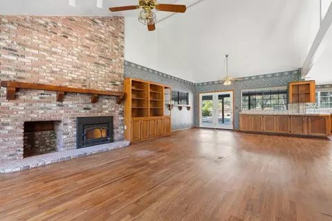 Living - 31153 Palm Dr, Exeter, CA 93221 photo 3 of 15