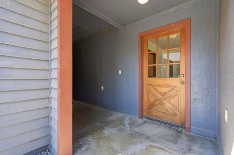 Entry Way - 31153 Palm Dr, Exeter, CA 93221 photo 5 of 6