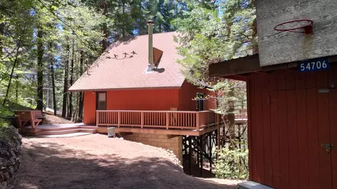 54706 Cedar Dr, Sequoia Crest, CA 93265