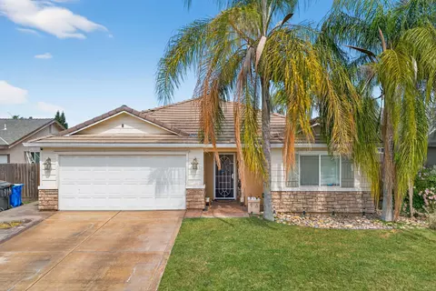 916 W Jordon St, Porterville, CA 93257