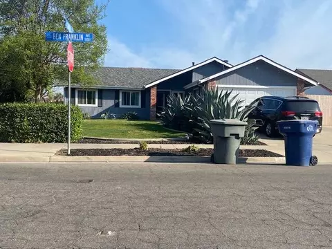 1150 E Ben Franklin Ave E, Tulare, CA 93274