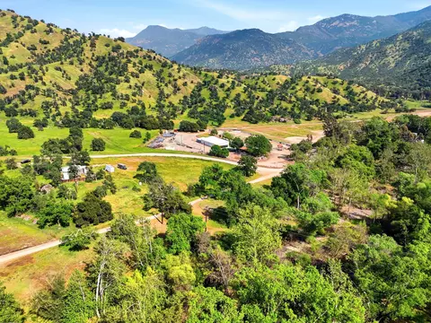 N Kaweah River Drive, Three Rivers, CA 93271 photo 10