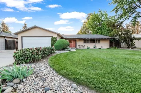 3015 S Jacob St, Visalia, CA 93277