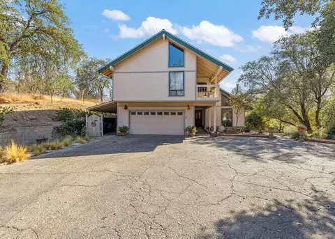 Exterior - 43812 S Fork Dr, Three Rivers, CA 93271 photo 4 of 9