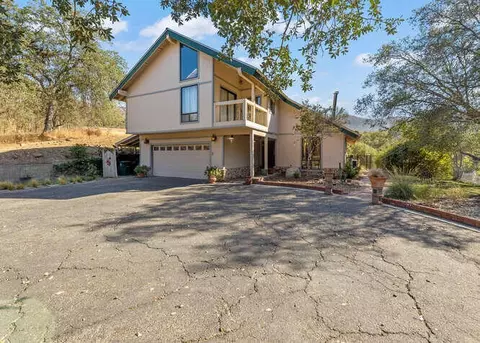 Exterior - 43812 S Fork Dr, Three Rivers, CA 93271 photo 3 of 9
