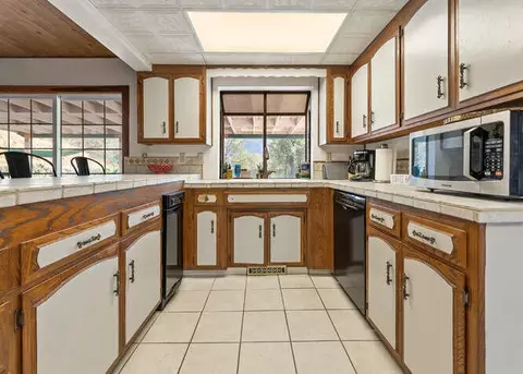 Kitchen - 43812 S Fork Dr, Three Rivers, CA 93271 photo 1 of 3
