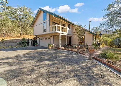 Exterior - 43812 S Fork Dr, Three Rivers, CA 93271 photo 2 of 9